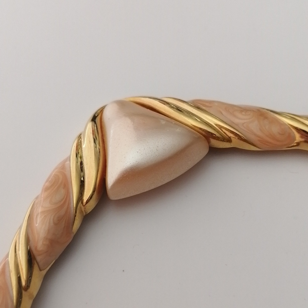 Vintage Napier Necklace  Goldplated Omega Chain Pearlized Peach Enamel Collar - Picture 6 of 10